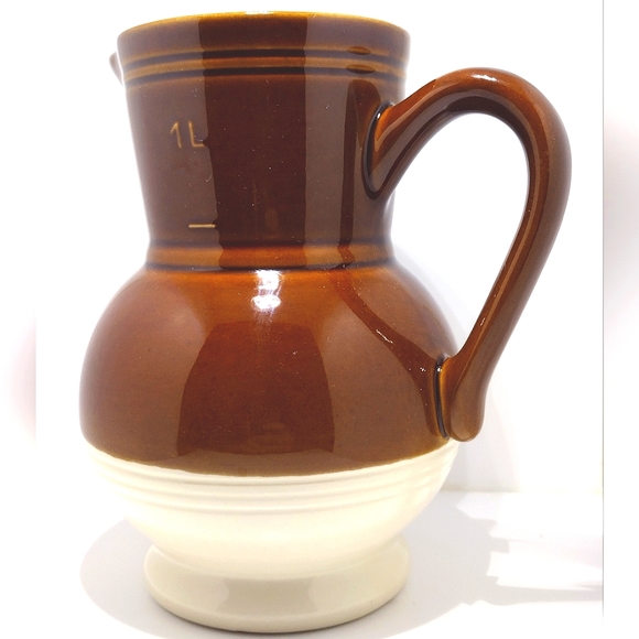Emile Henry Pitcher 1 Liter Pitcher - Picture 2 of 10